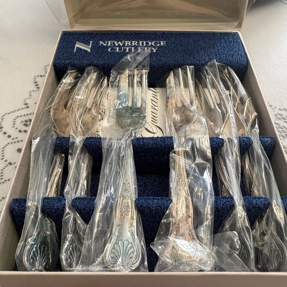 Other - Newbridge Cutlery Box pastry forks